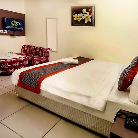 Airport Hotel Edge Home Stay Neu-Delhi Exterior foto