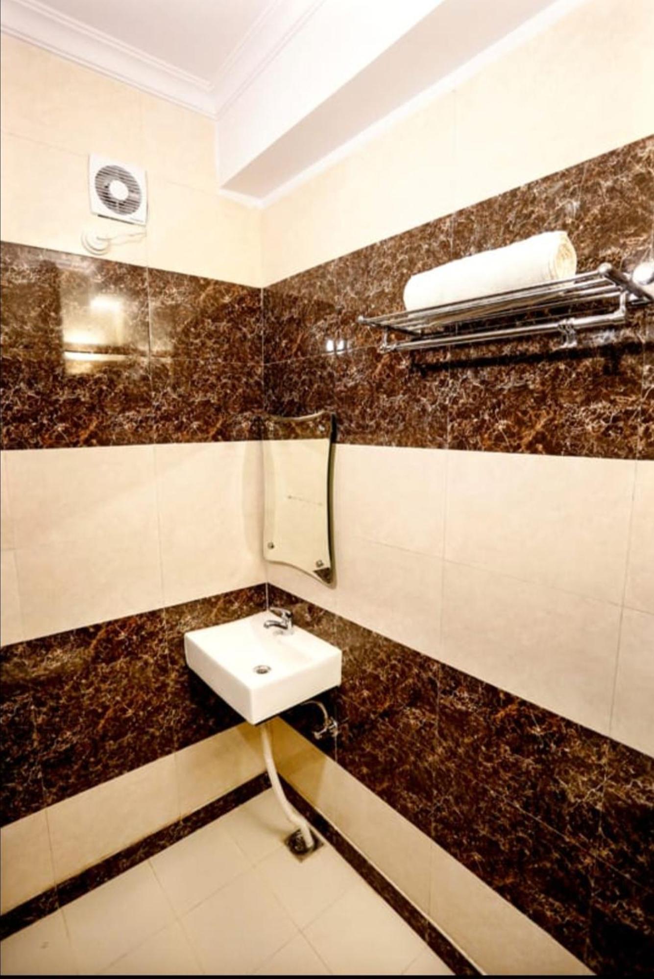 Airport Hotel Edge Home Stay Neu-Delhi Exterior foto