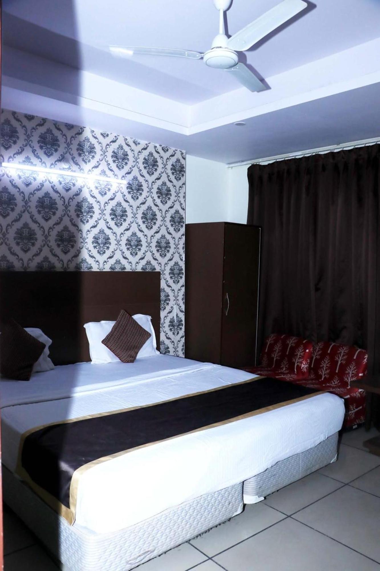 Airport Hotel Edge Home Stay Neu-Delhi Exterior foto