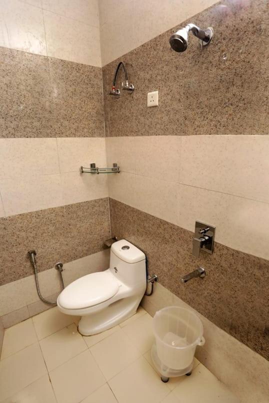 Airport Hotel Edge Home Stay Neu-Delhi Exterior foto