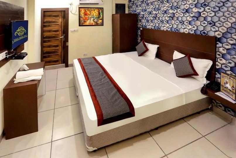 Airport Hotel Edge Home Stay Neu-Delhi Exterior foto