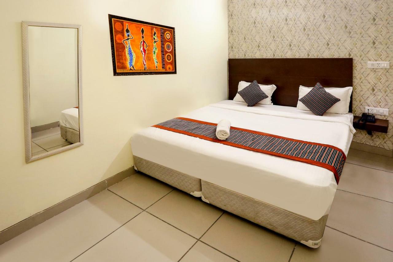 Airport Hotel Edge Home Stay Neu-Delhi Exterior foto