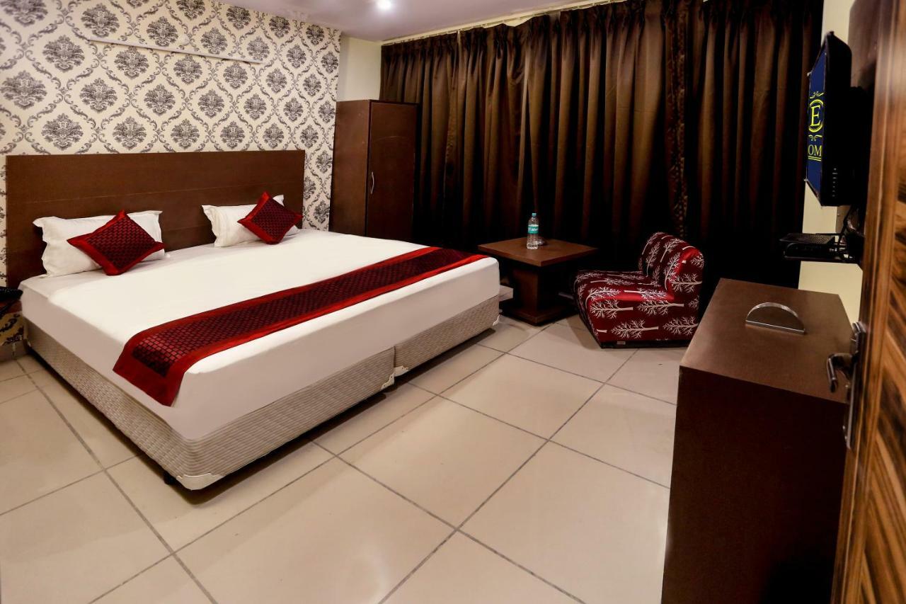 Airport Hotel Edge Home Stay Neu-Delhi Exterior foto