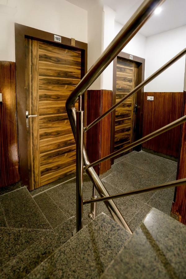 Airport Hotel Edge Home Stay Neu-Delhi Exterior foto